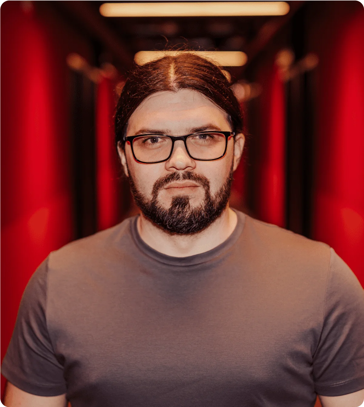 https://techwaves.vector.net/wp-content/uploads/2025/09/Mateusz-Chrobok-cyberbezpieczenstwo.webp